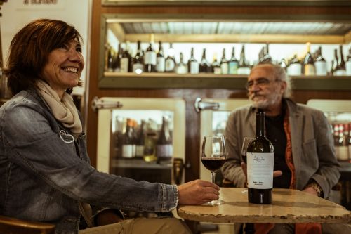 Giovanna is the Cincinnato winery main coordinator, and Giancarlo is the owner of Il Vinaietto in Rome. They sit together in Il Vinaietto having a wine glass of PolluceNero Buono by Cincinnato in a nice and friendly atmosphere