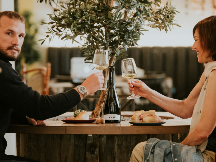 Mercato Plebiscito: i migliori prodotti della gastronomia italiana. Cincinnato incontra la migliore gastronomia italiana al Mercato Plebiscito. La gastromia italiana selezionata nel cuore di Roma