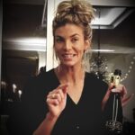 Tanja Turunen embracing italian lifestyle, wine and gastronomy// amante del vino italiano sostenibile