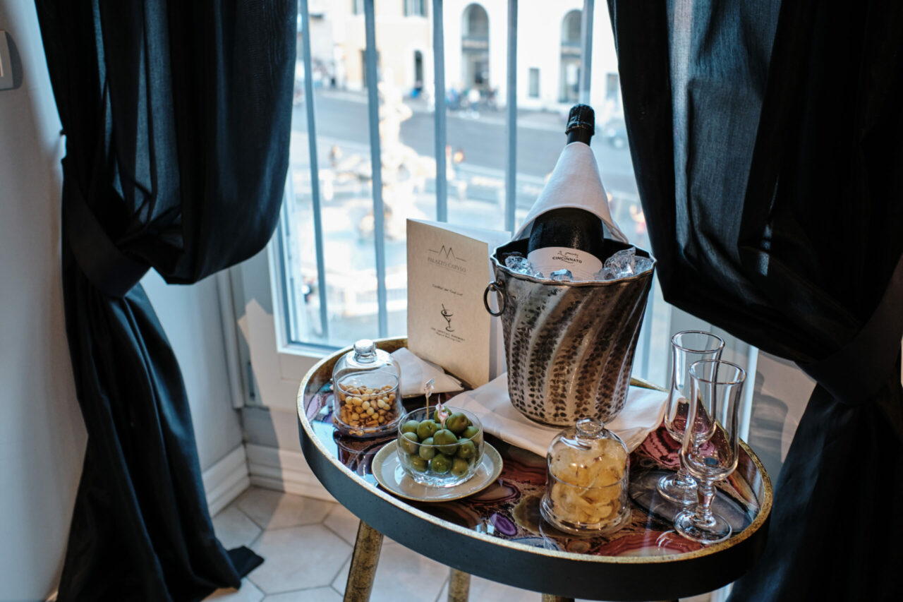 Discover the luxurious Boutique Hotel Palazzo Caruso in Rome's historic Piazza Barberini. Experience the Brut Cincinnato at Palazzo Caruso